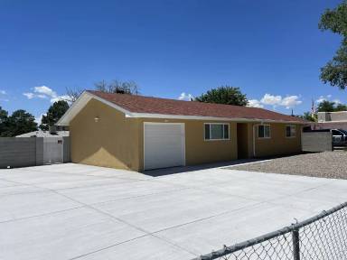 Main picture of 1805 Chelwood Park Blvd NE