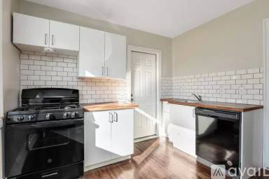 Main picture of 977 Navahoe St