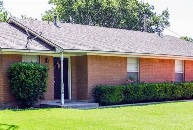 Main picture of 1516 N Carroll Blvd