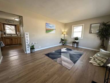 Main picture of 4039 Niles St