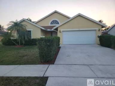 Main picture of 22495 Grouper Ct