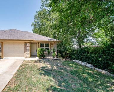 Main picture of 211 W Arlo Rd