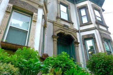 Main picture of 46 Cedar St