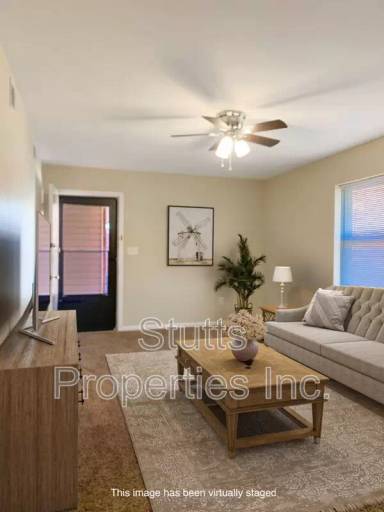Main picture of 900 N Montgomery Ave