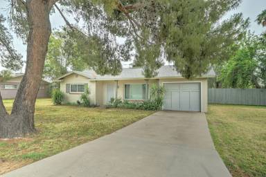 Main picture of 3033 E Campbell Ave