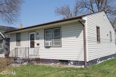 Main picture of 1700 Avenue G