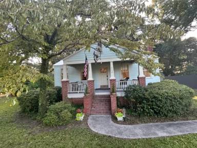 Main picture of 1558 Folly Rd