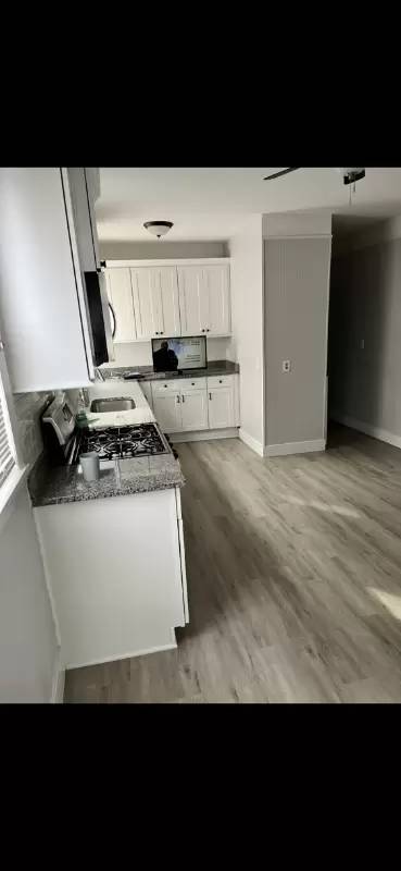Main picture of 50 East Ave