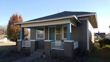 Main picture of 949 E Maple St