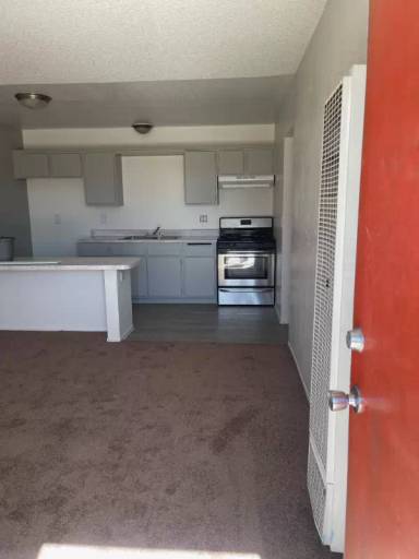 Main picture of 18335 Montezuma St
