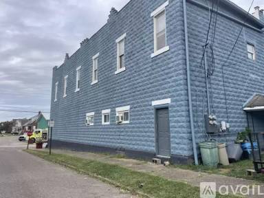 Main picture of 201 W Main St