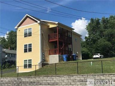 Main picture of 103 Beaver St