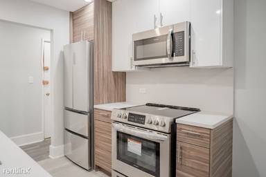 Main picture of 452 W Oakdale Ave