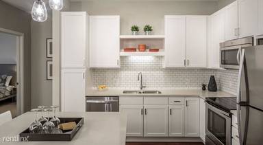 Main picture of 305 Washington Ave S