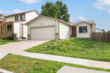 Main picture of 5185 Balsam St