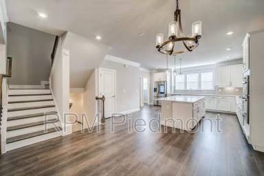 Main picture of 1312 Harris Way