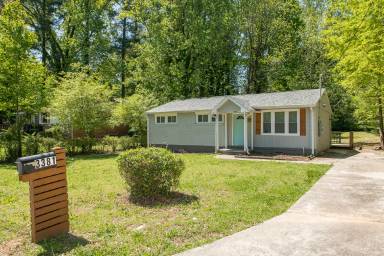 Main picture of 3381 Renault Rd SE