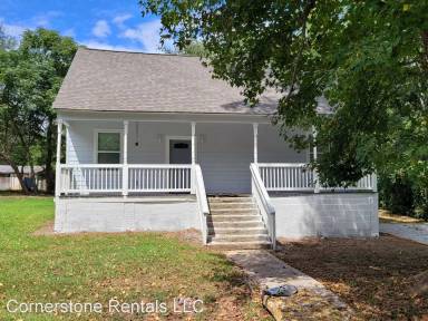 Main picture of 15 E Reynolds St