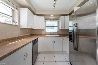 Main picture of 326 N 24th Ave