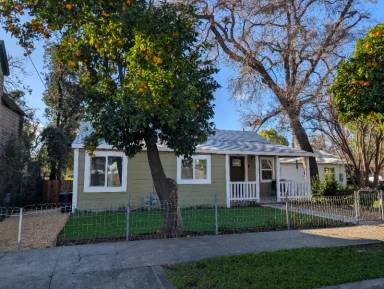 Main picture of 1440 2nd Ave