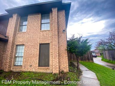 Main picture of 1202 Cresent Cir