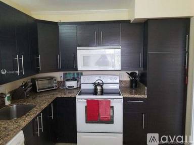 Main picture of 321 Lakeview Dr