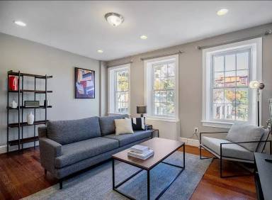 Main picture of 333 C St SE