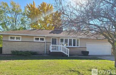 Main picture of 2327 Heights Ravenna Rd