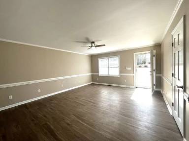 Main picture of 2101A S Mebane St