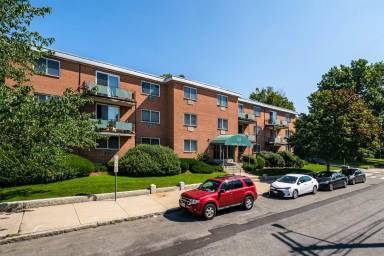 Main picture of 95 Maple St