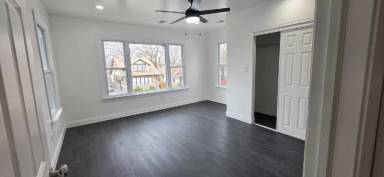 Main picture of 22 E 101st Pl