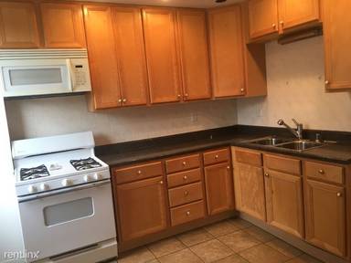 Main picture of 2442 N Lincoln Ave
