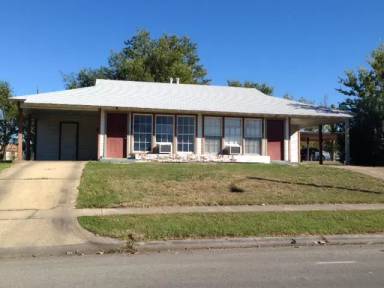 Main picture of 914 Stetson Ave
