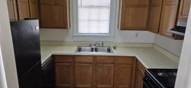 Main picture of 331 College St