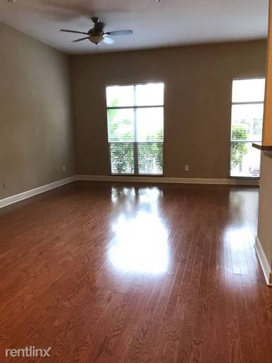 Main picture of 8 S Osceola Ave
