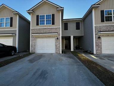 Main picture of 15 Walker Ct