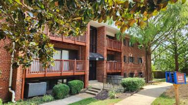 Main picture of 53 Skyhill Rd
