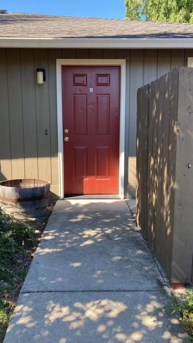 Main picture of 1814 NE Fairview Ave