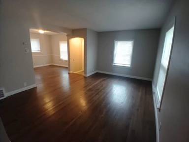 Main picture of 3984 Buckingham Ave