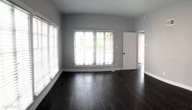 Main picture of 1846 N Wilton Pl