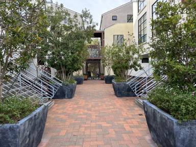 Main picture of 116 S 1st St