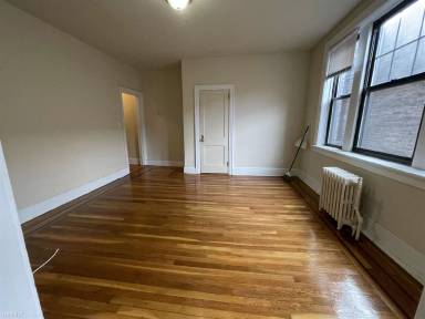 Main picture of 51 E Brinkerhoff Ave