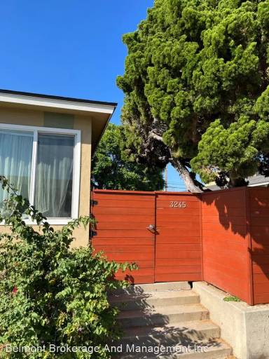 Main picture of 3301 E Wilton St