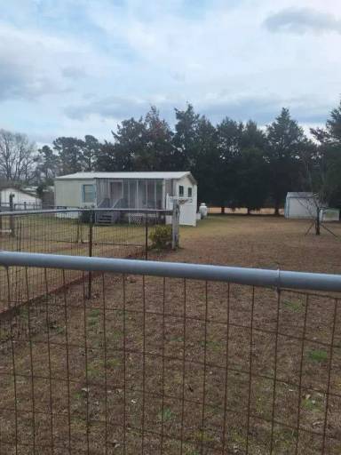 Main picture of 1854 Blueberry St