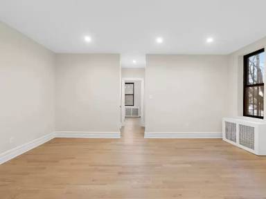 Main picture of 10920 Queens Blvd
