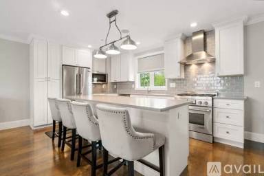 Main picture of 364 Neponset Ave