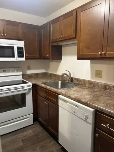 Main picture of 1402 W Jefferson St