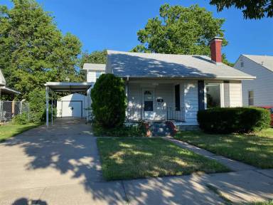 Main picture of 1437 S Kansas Ave