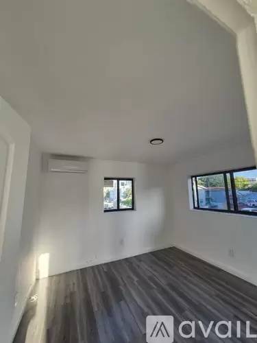 Main picture of 1027 SW 3rd St