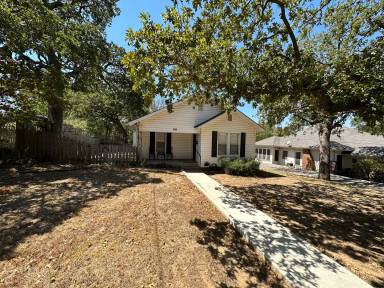 Main picture of 419 Mounts Ave